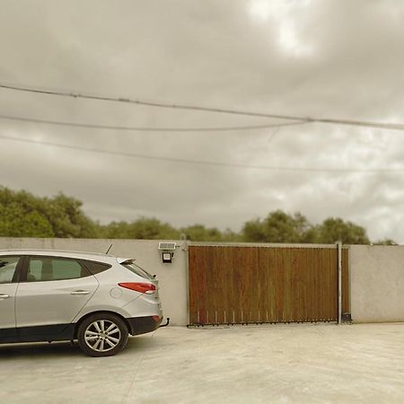 Algherolux -Free Secure Gated Parking For Cars And Motorbikes Exterior foto